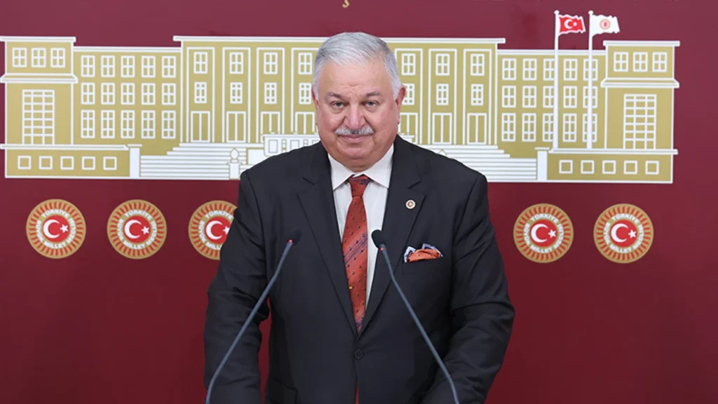 DOĞAN BEKİN’DEN DEVLETİN BİLGİ SİSTEMLERİNE SIZMA VE ÜNİVERSİTELERDEKİ YOZLAŞMA SKANDALINA SERT TEPKİ