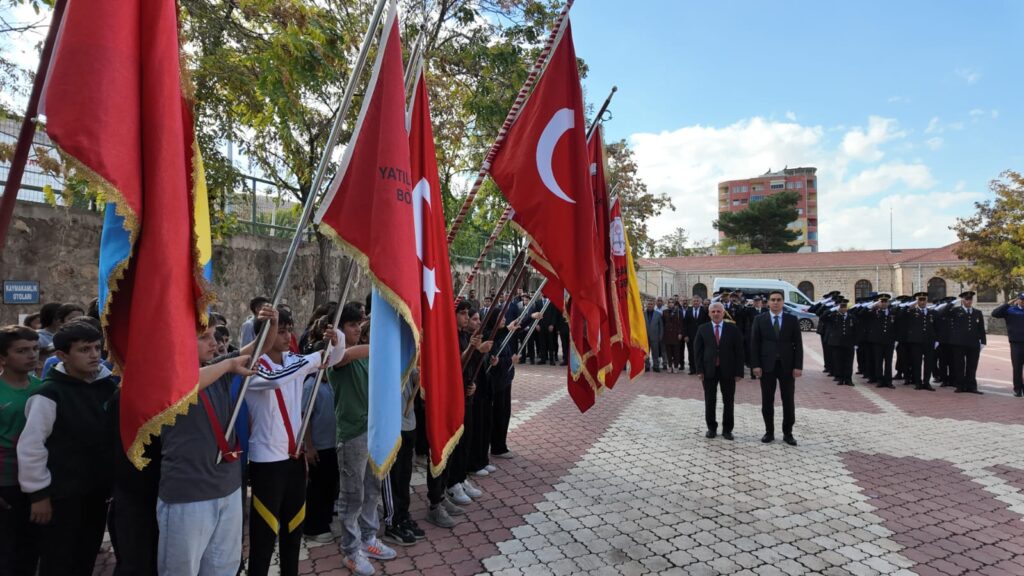 GERCÜŞ’TE CUMHURİYET COŞKUSU SPOR SALONUNDA YAŞANACAK