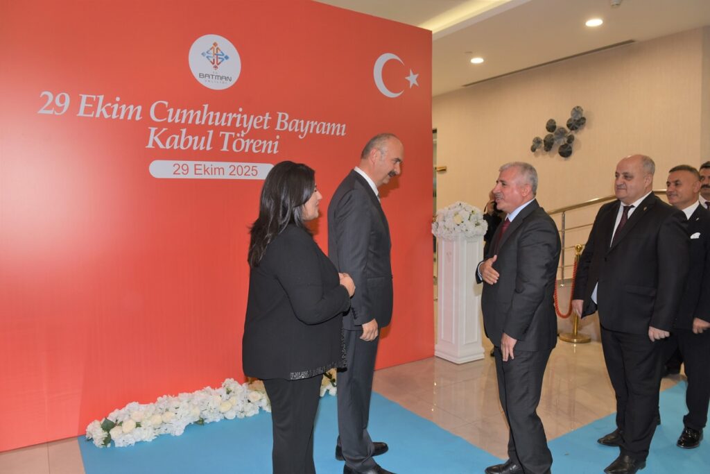 Batman’da Cumhuriyet Coşkusu: Gercüş Belediye Başkanı Gündüz Günaydın, 29 Ekim Resepsiyonuna Katıldı
