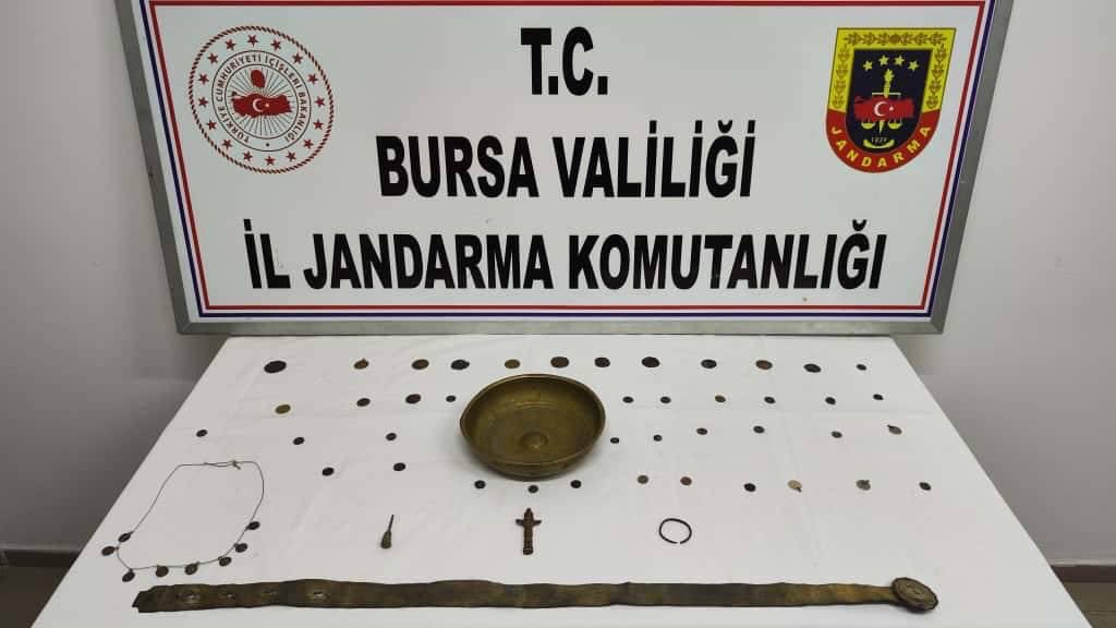 İznik’te Tarihi Eser Operasyonu: 52 Parça Kaçak Eser Ele Geçirildi