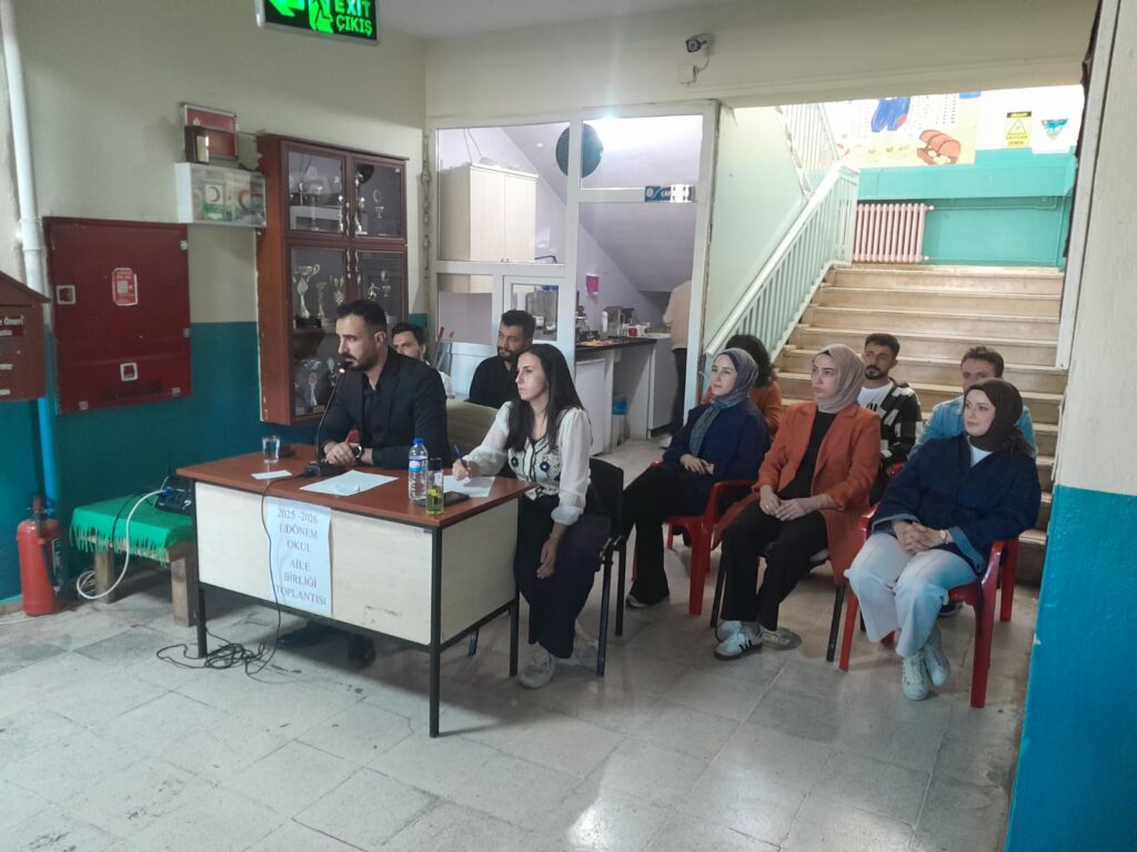 GERCÜŞ CUMHURİYET İLKOKULU’NDA VELİ TOPLANTISI YAPILDI