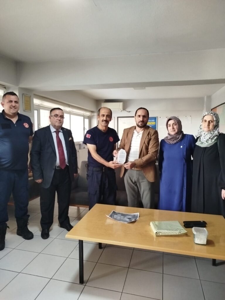 Saadet Partisi Kadın Kollarından 17 İlçede Anlamlı Ziyaret:   İtfaiye Haftası’nda Kahramanlara Teşekkür