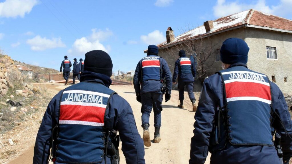 Bursa’da Jandarma’dan Kaçak Tütün ve Tarihi Eser Operasyonu: 2 Ayrı Operasyonda 2 Gözaltı