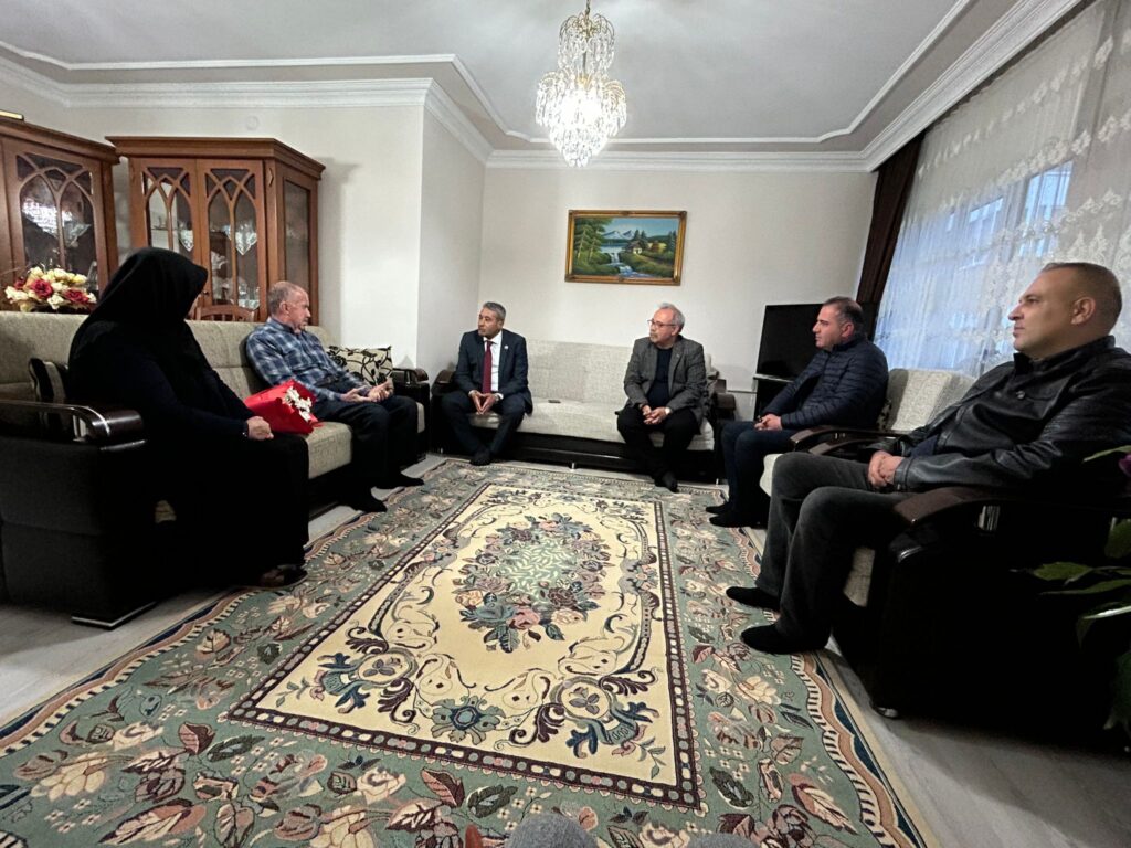 Hür Eğitim-Sen Bursa; “Yalnız Değilsiniz!”