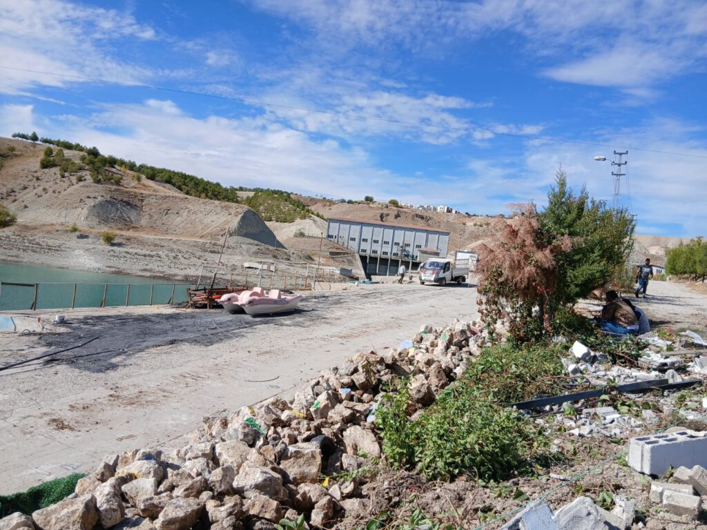 “SAMSAT YIKILIYOR!”