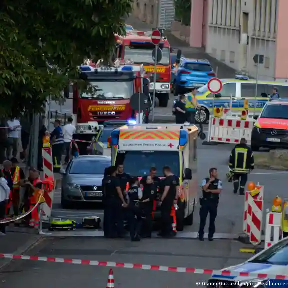Duisburg Hochfeld’de Silahlı Saldırı: 18 Yaşındaki Genç Ağır Yaralandı!