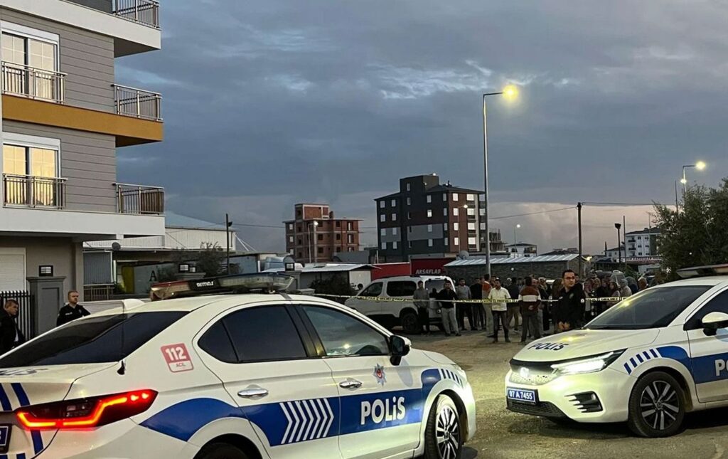 Antalya’da Aile Faciası: Polis Memuru, Eşi ve İki Kızını Öldürdü