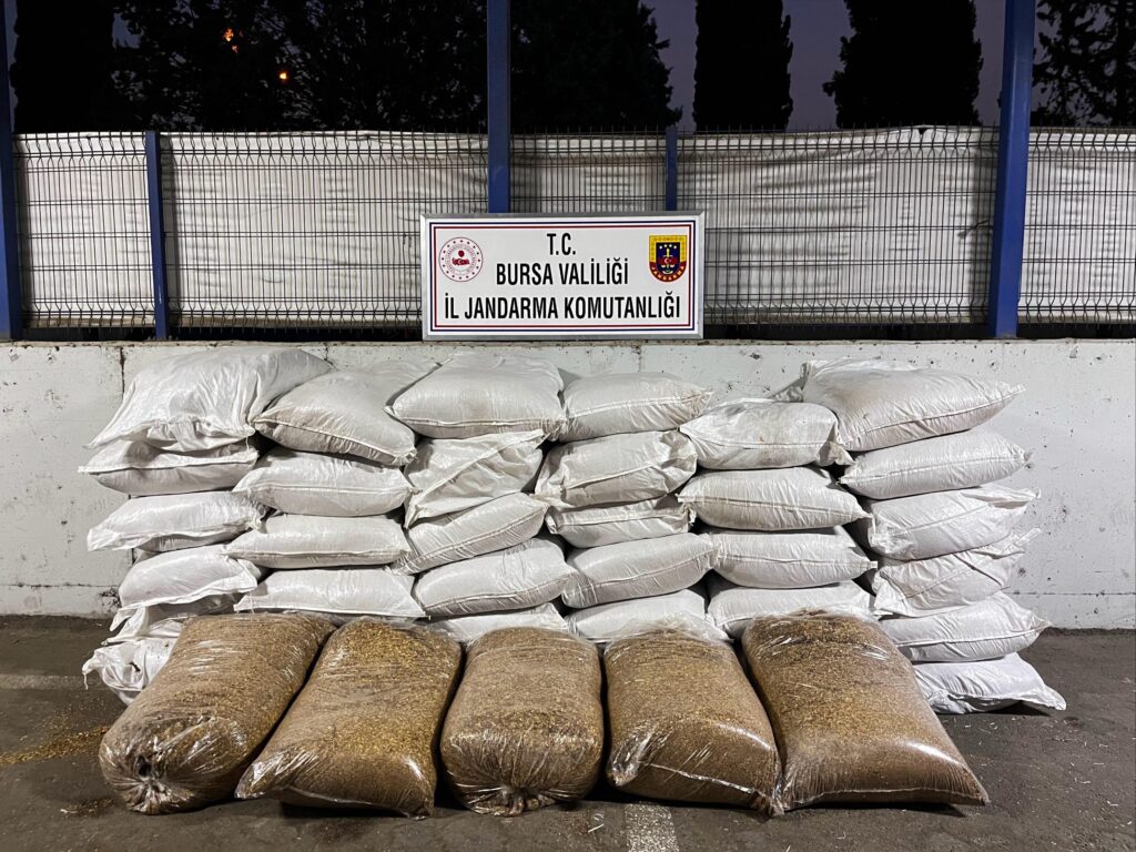 BURSA’DA KAÇAK TÜTÜN OPERASYONU: JANDARMADAN BÜYÜK DARBE!