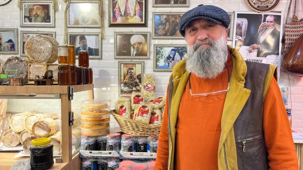 MUSTAFA YÖNAL DİZİLERİN,SİNEMANIN  USTA OYUNCUSU..!!