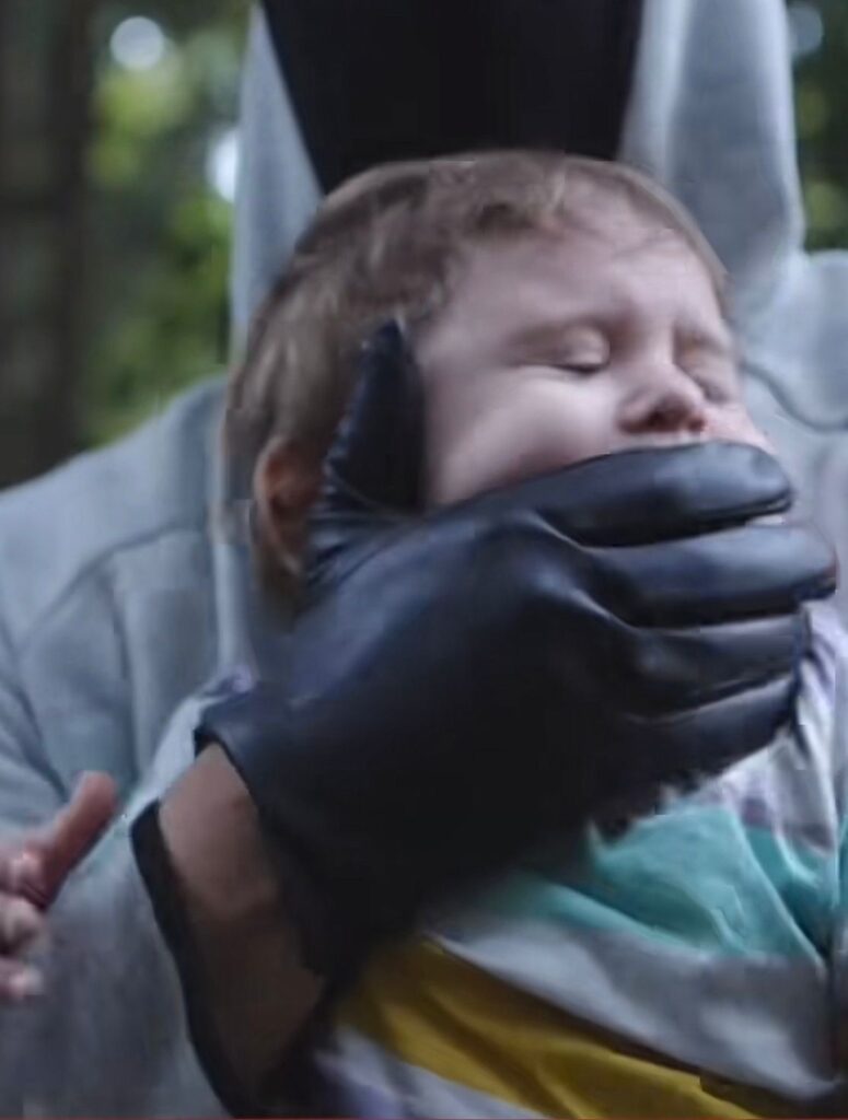 BERLİN’DE GÜPEGÜNDÜZ ÇOCUK KAÇIRMA GİRİŞİMİ!