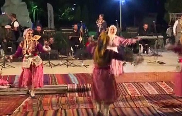 DENİZLİ YÖRÜKLERİ DERNEĞİ’NDEN CUMHURİYET COŞKUSU VE BAYRAK DEĞİŞİMİ