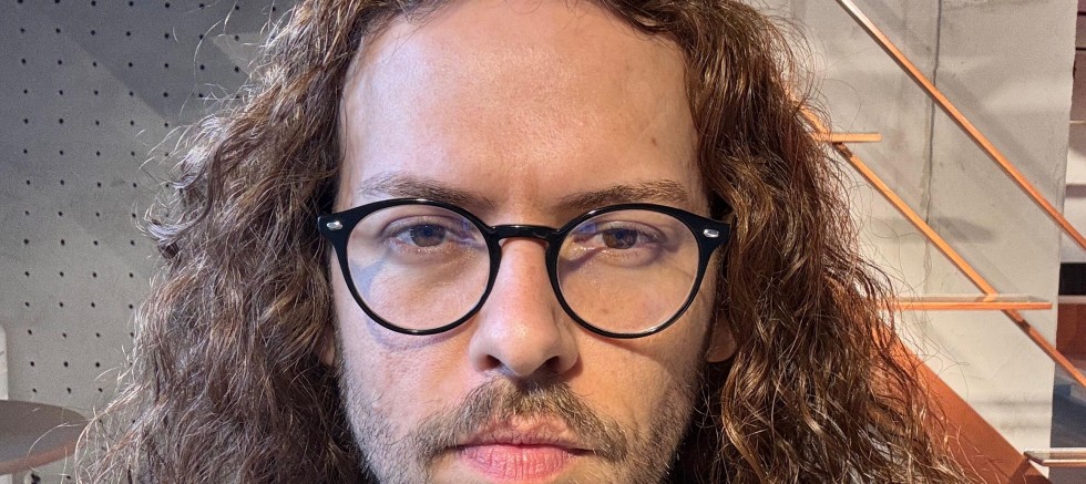 “Yeni Nesil Aktivizmin Yükselen Sesi: Enver Mutlu”