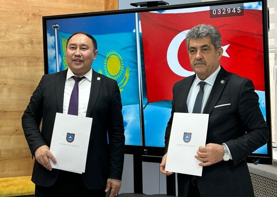 Al-Farabi Kazak Millî Üniversitesi’nde Türk Dünyası Delegasyonu Bir Araya Geldi