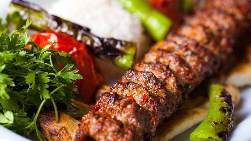 Gıdada İhanet! Dana Diye Domuz Yedirdiler