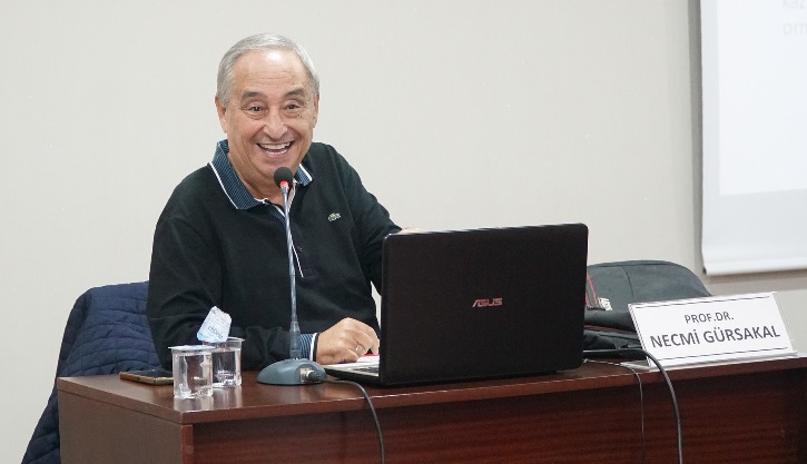 Makine ve Yalnızlık Öyküleri: Ekrem Hayri Peker’in Derin Analizi