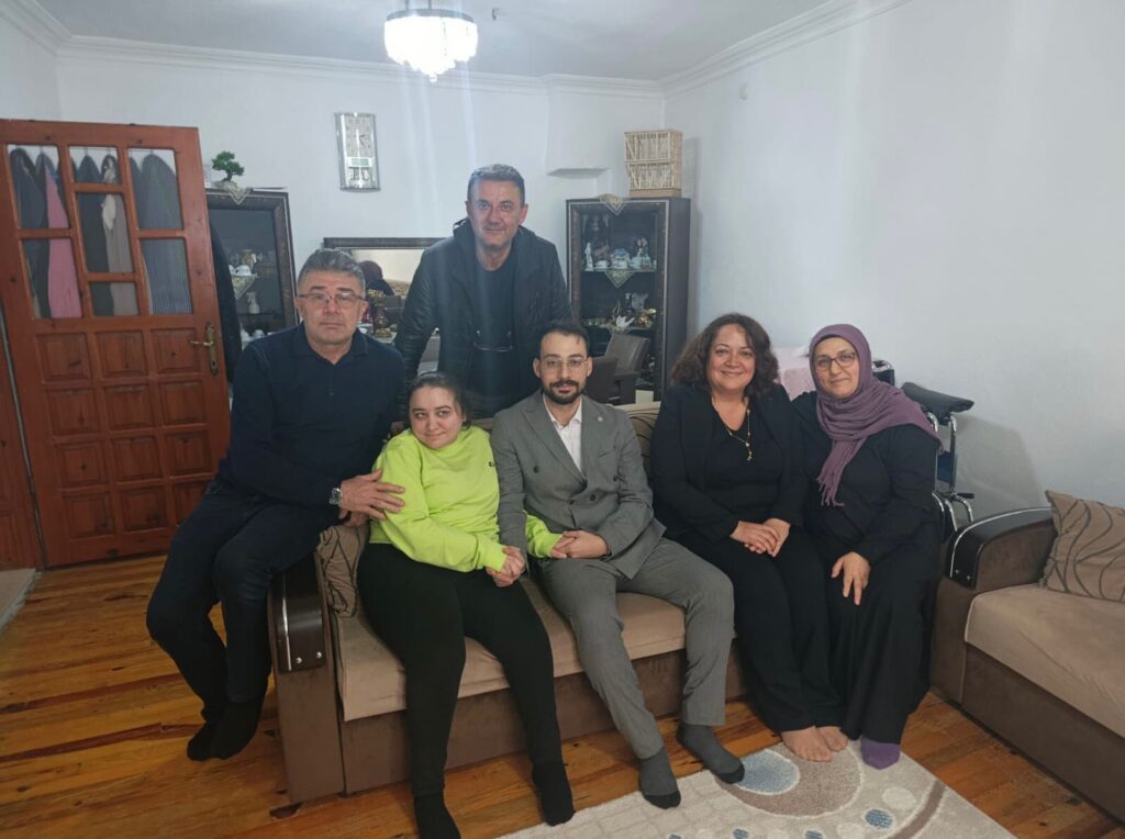 “Toplum, farklılıklarıyla vardır; bu gerçeği görmezden gelenler karanlığa mahkûmdur!”