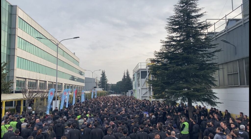 “MESS HADDİNİ BİL, İŞÇİNİN SABRINI ZORLAMA!”