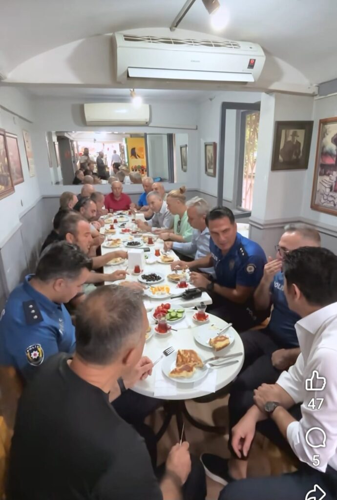 POLİSLERE İKRAM VİDEOSU GÜNDEMDE: İZZET GÜRDAL’IN TARTIŞILAN GÖRÜNTÜLERİ