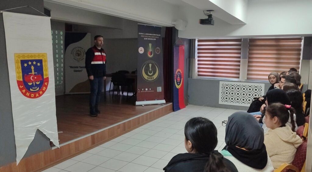 Bursa Emniyeti’nden Öğrencilere Siber Farkındalık Eğitimi