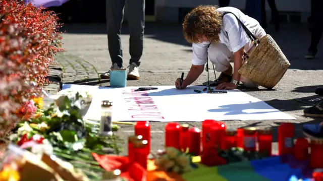 Almanya’da Türk Kadın Evinde Bıçaklanarak Öldürüldü
