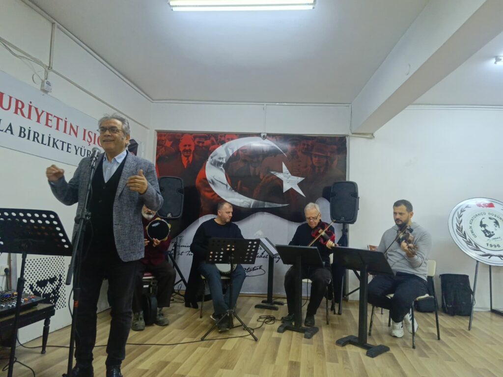 Umurbey Celal Bayar Kültür ve Sanat Derneği’nden Sanat Güneşi Zeki Müren’e Anlamlı Vefa Gecesi