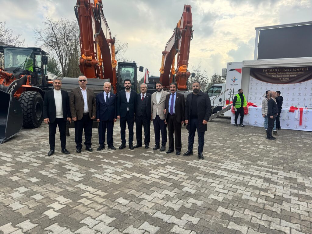 GERCÜŞ’E BÜYÜK KAZANIM: EKSAVATÖR TESLİMİYLE HİZMETTE YENİ BİR DÖNEM BAŞLADI