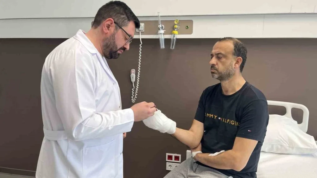 Kopan Parmağını Türkiye’ye Getirdi, 14 Saat Sonra Başarıyla Dikildi