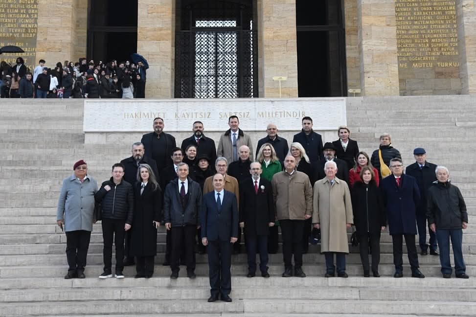 Askerî Tıbbiyeliler Derneği, Gülhane’nin Kuruluş Yıldönümünde Anıtkabir’i Ziyaret Etti