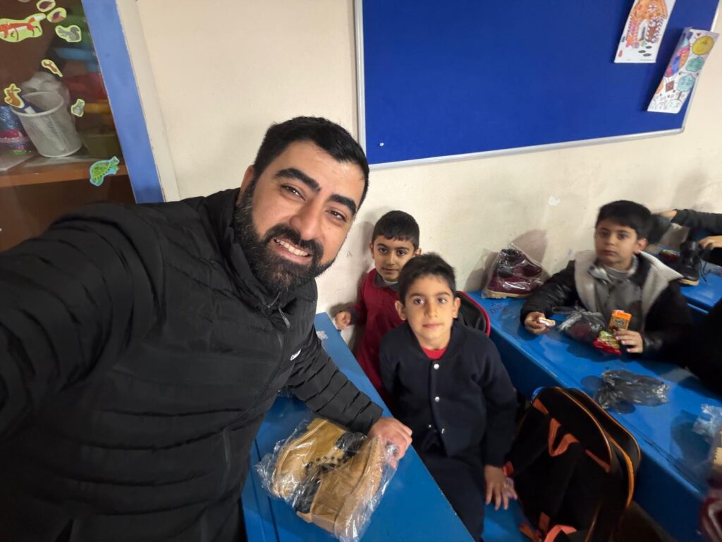 Hasan Koçağa’dan Köy Okullarına Kış Desteği: 210 Öğrenciye Mont ve Bot