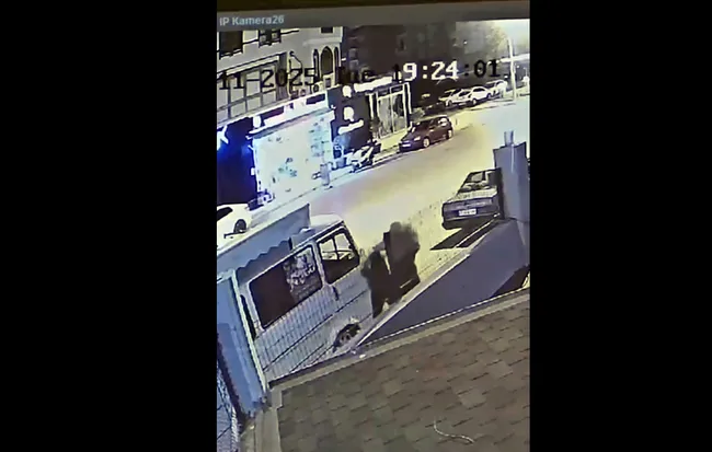 ANTALYA’DA KALDIRIMDA DEHŞET: SİGARA İSTEDİLER, BIÇAKLADILAR!