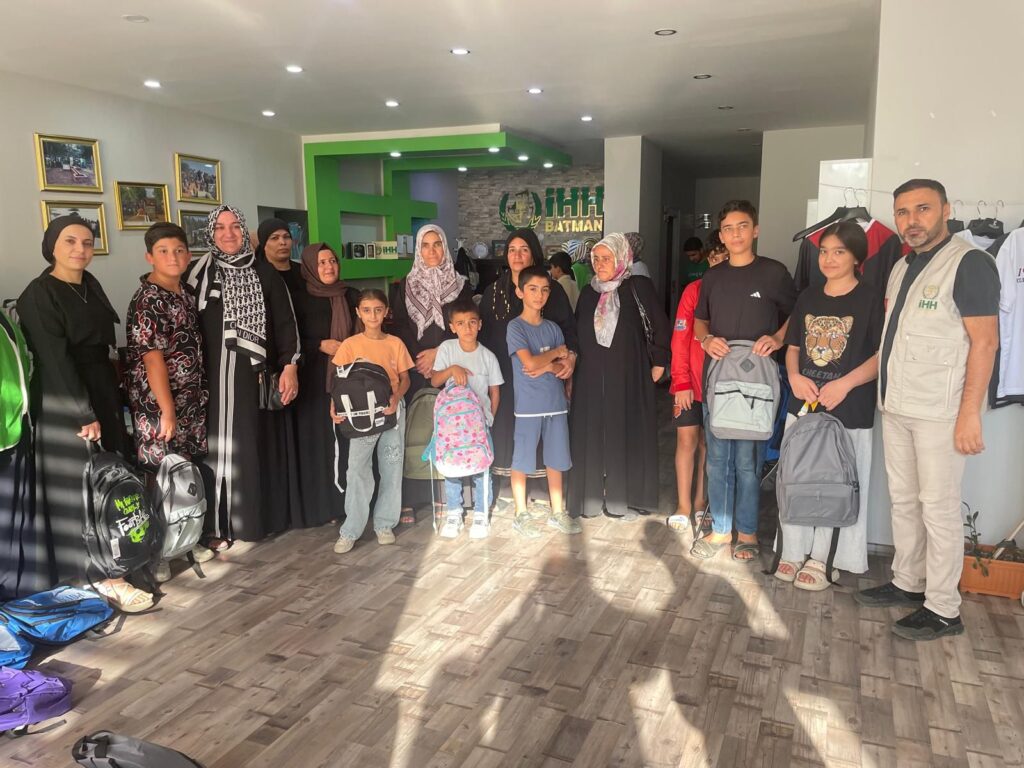 PEYGAMBER EFENDİMİZİN EMANETLERİNE KAR ALTINDA SICAK MERHAMET