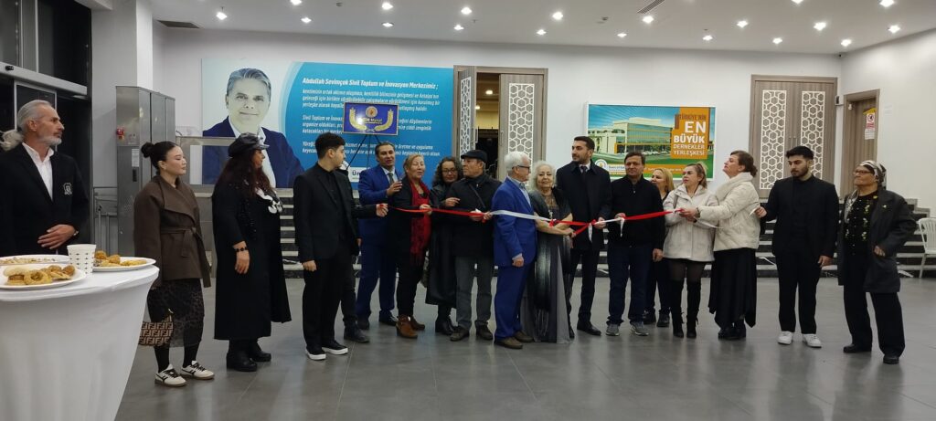 Kuşakları Buluşturan Sergi Antalya’da Sanatseverlerle Buluştu