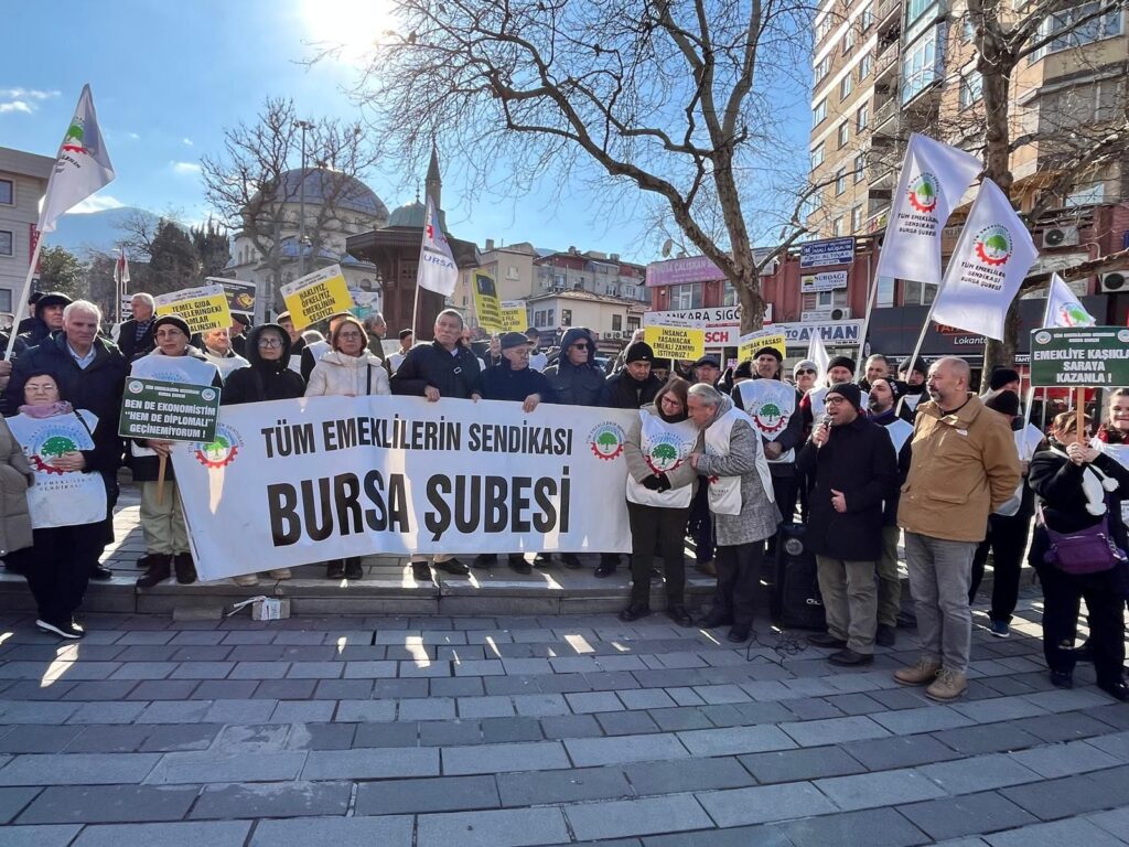 “Bıçak Kemikte, Geçinemiyoruz!”