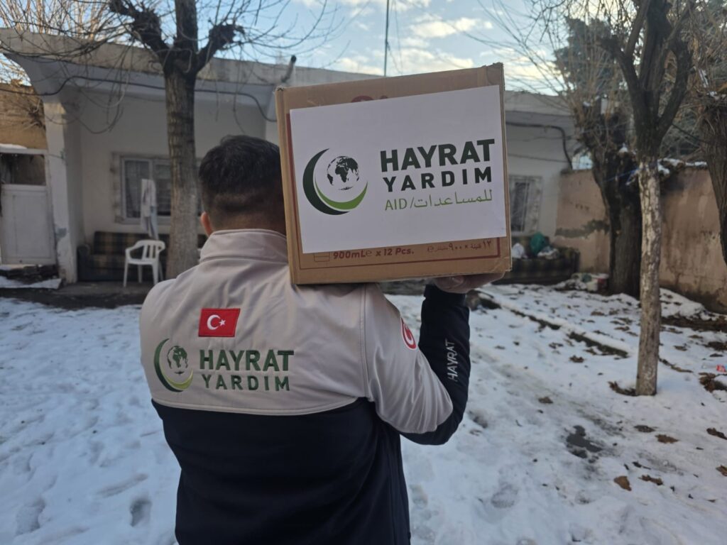 BATMAN’DA KIŞA KARŞI İYİLİK SEFERBERLİĞİ: “DÜNYA İYİLİKLE DEĞİŞİR