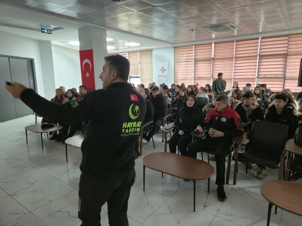 DÜNYA İYİLİKLE DEĞİŞİR: HAYRAT’TAN BATMAN’DA GÖNÜLLERE DOKUNAN FAALİYETLER