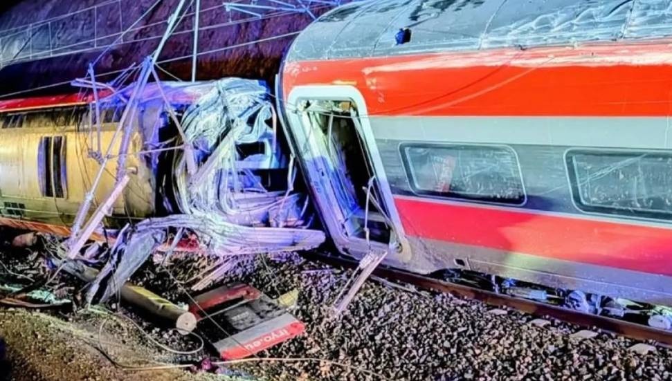 İSPANYA’DA HIZLI TREN FACİASI: 21 KİŞİ HAYATINI KAYBETTİ, YÜZLERCE YARALI VAR