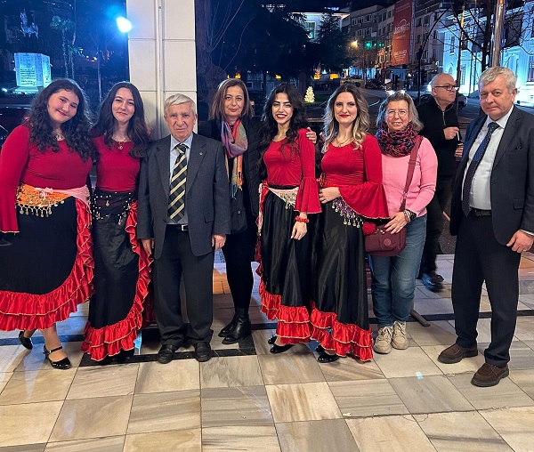 HEYKELİ DİKİLEN ROMAN KADIN; Ayten’in Öyküsü