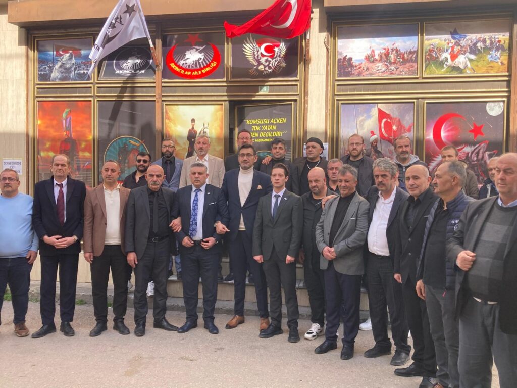 Akıncılar Derneği Bursa Açılışına Yoğun İlgi