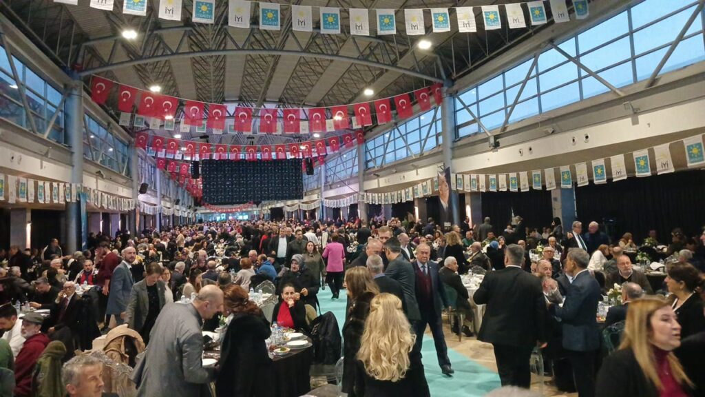 “Millet Yoksullukla Boğuşurken Bu Gündem Dayatmasını Kabul Etmeyiz”