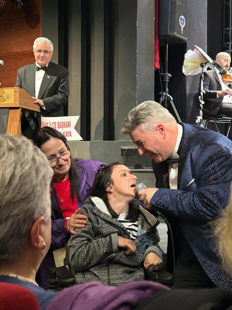 MUDANYA KÜLTÜR VE SANAT DERNEĞİ TÜRK SANAT MÜZİĞİ KOROSU ’ndan COŞKULU BIR GECE