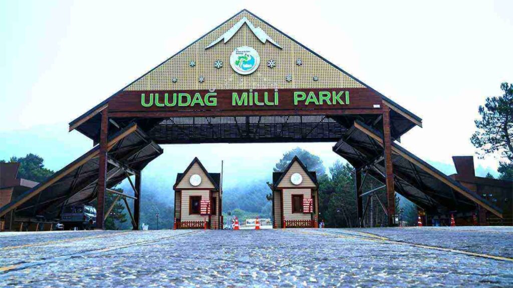 Bursa’da genç çevrecilerden milli parklar için sert uyarı