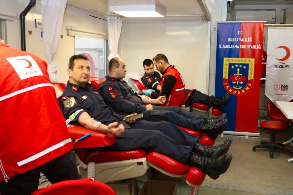 JANDARMA PERSONELİNDEN KIZILAY’A ANLAMLI DESTEK: KAN BAĞIŞI FAALİYETİ GERÇEKLEŞTİRİLDİ