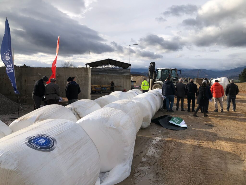 “Kalpte Sevgi Varsa, Elde Adalet Olur”