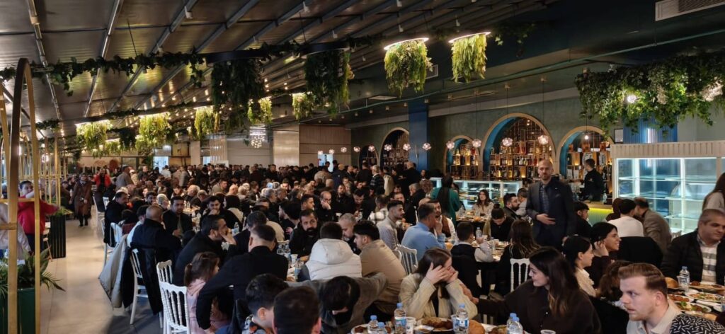 BATMAN’DA KARDEŞLİK SOFRASI: ŞEHİT VE GAZİ AİLELERİ MHP İFTARINDA BULUŞTU