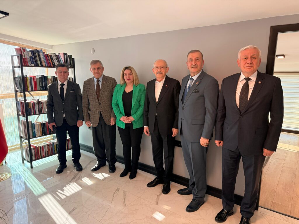 Siyasette Diyalog Mesajı: “İstişare Kapıları Açık Kalmalı”