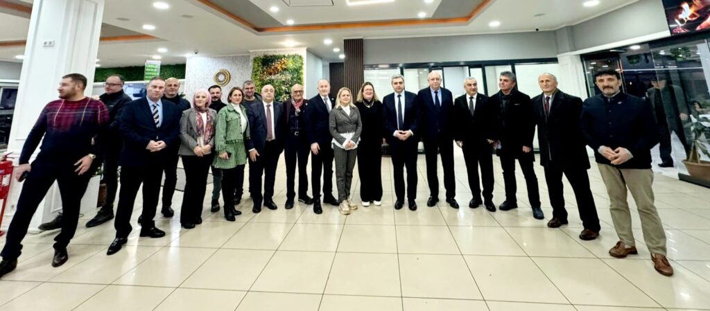 Dikkatleri Üstüne Çeken Buluşma!