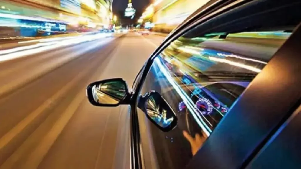 Hollanda’da İki Genç Sürücünün Ehliyetine Hız İhlali Nedeniyle El Konuldu