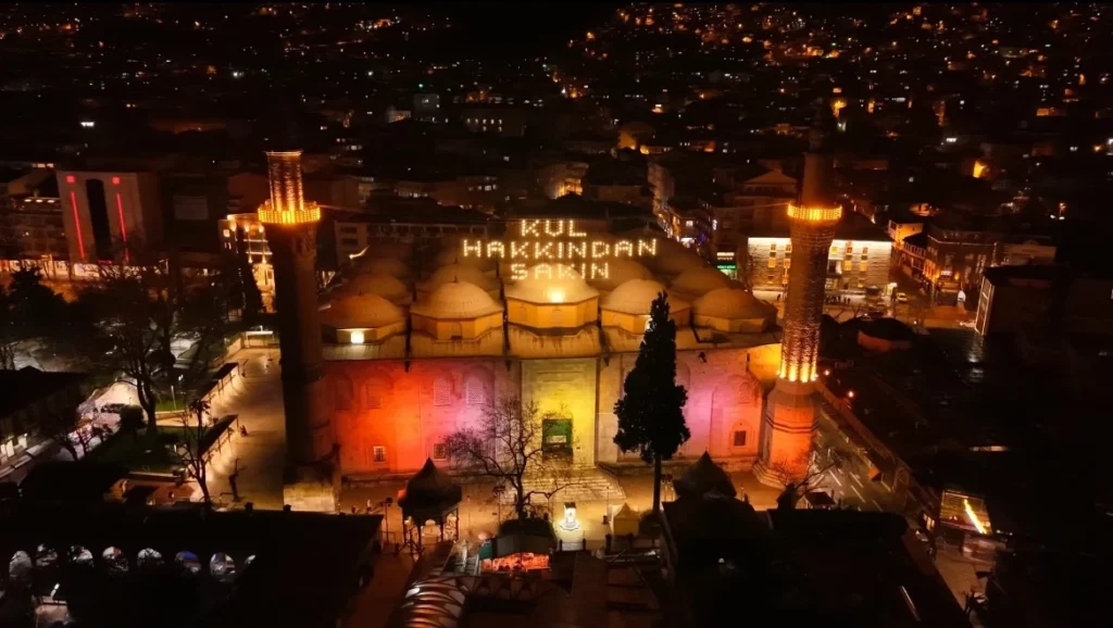 Bursa’da Ramazan Bayramı: Gelenek, Paylaşım ve Huzurun Buluştuğu Kadim Miras