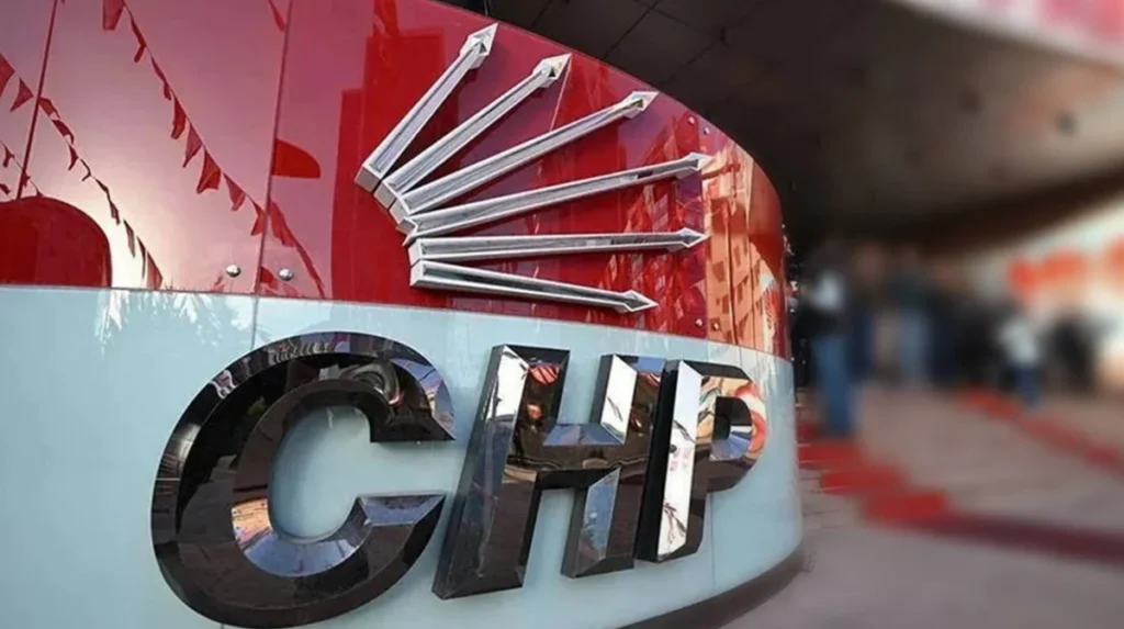 CHP’Lİ ERDOĞAN KAÇAR’DAN BURSA İL DİSİPLİN KURULU BAŞKANI’NA SERT ÇIKIŞ: “PARTİ İRADESİNE PARMAK SALLAMAK DİSİPLİN DEĞİL, HADDİNİ AŞMAKTIR!”