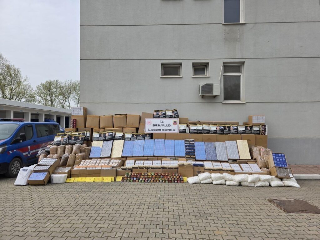 Bursa Jandarma Komutanlığı Kaçakçılık Operasyonunda Büyük Miktarda Kaçak Ürün Ele Geçirdi